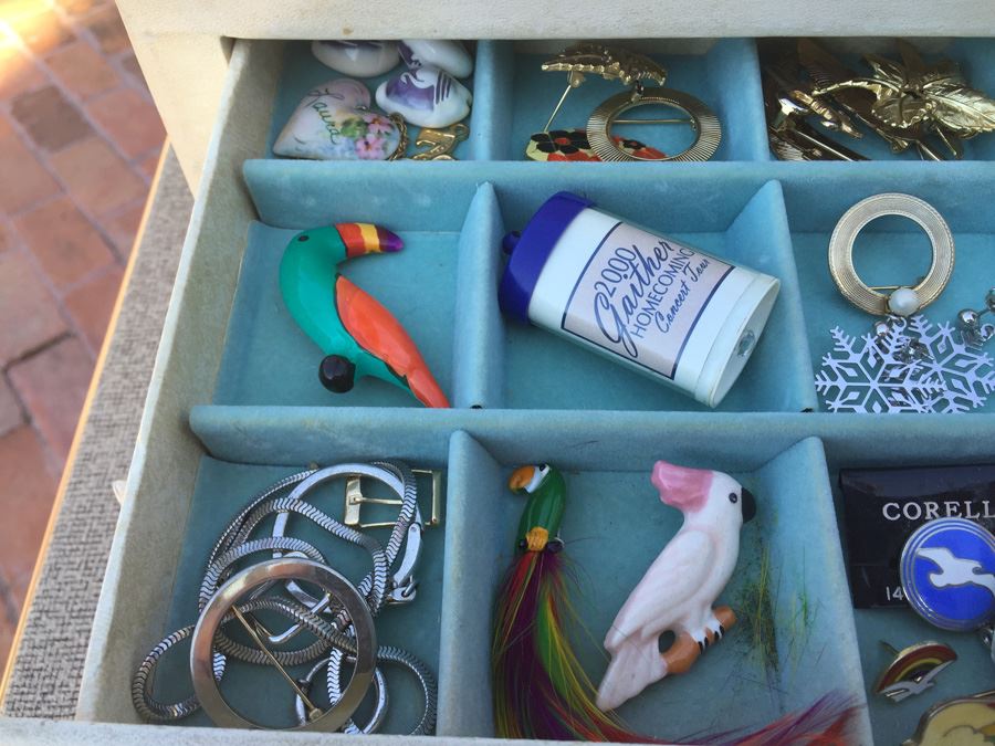 Vintage Jewelry Box Filled With Jewelry And Several Watches [Photo 16]