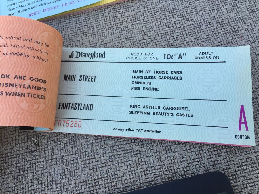 Huge Lot Of Collectible DISNEYLAND Admission Ticket Books [Photo 6]