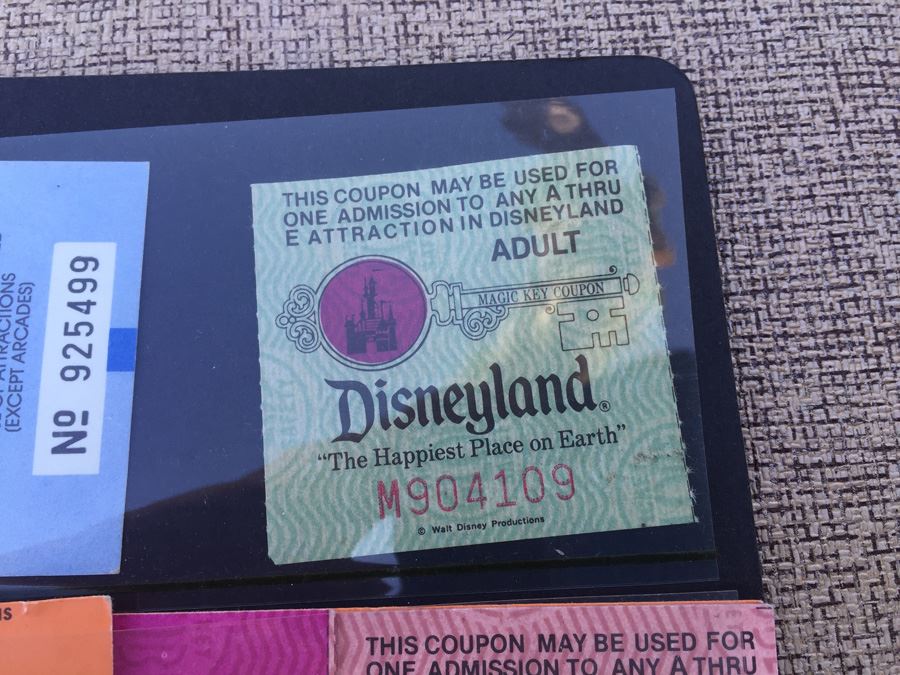 Lot Of Collectible DISNEYLAND Admission Ticket Books [Photo 7]