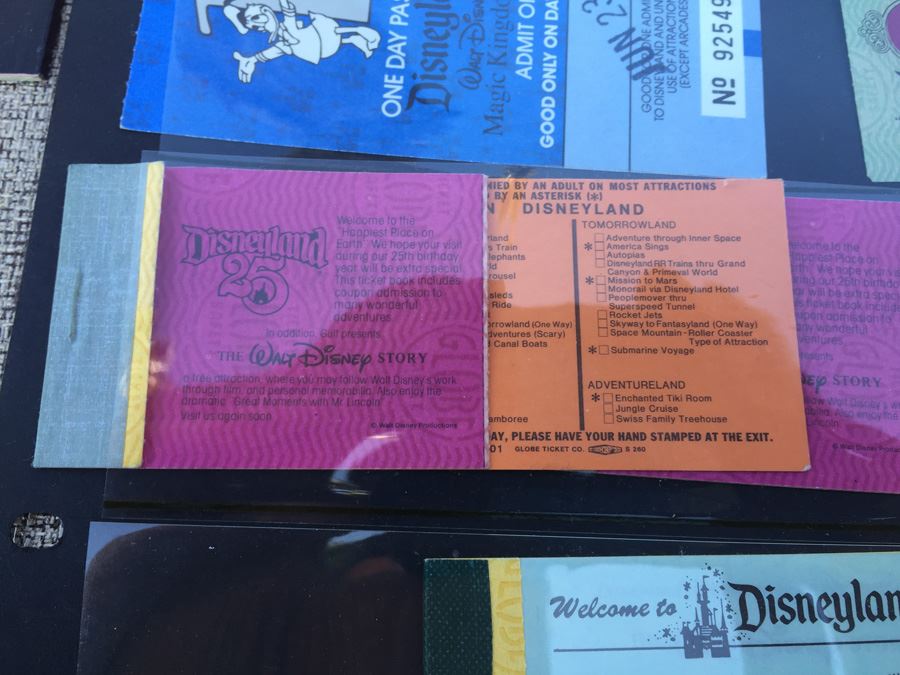 Lot Of Collectible DISNEYLAND Admission Ticket Books [Photo 5]