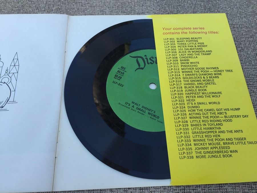 1968 Walt Disney's 'It's A Small World' 24 Page Book With Record [Photo 3]