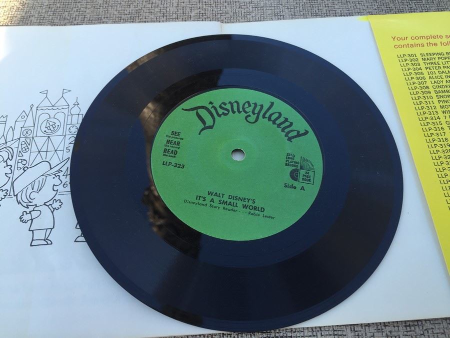 1968 Walt Disney's 'It's A Small World' 24 Page Book With Record [Photo 4]