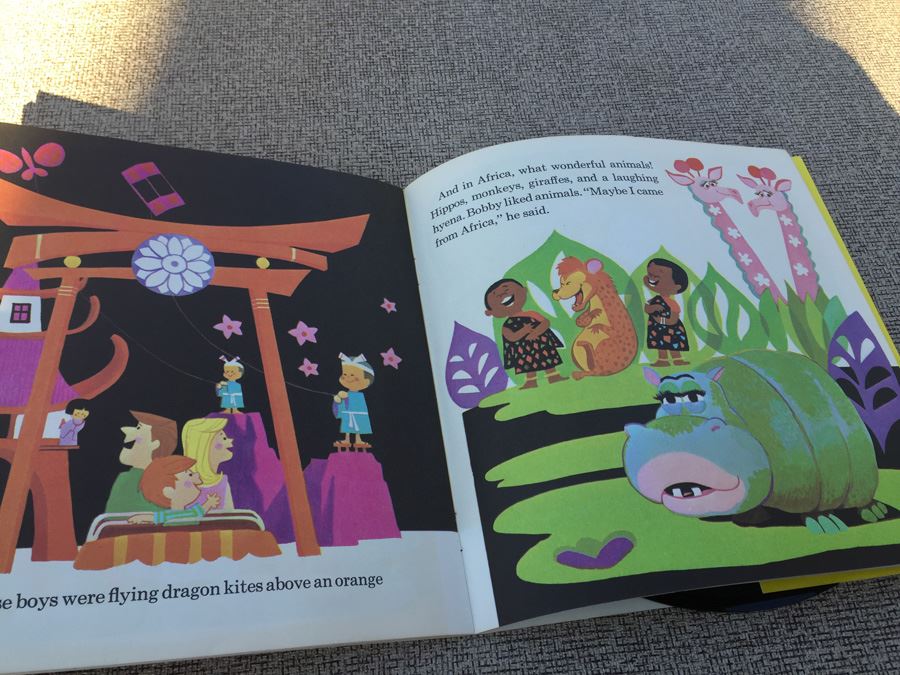 1968 Walt Disney's 'It's A Small World' 24 Page Book With Record [Photo 6]
