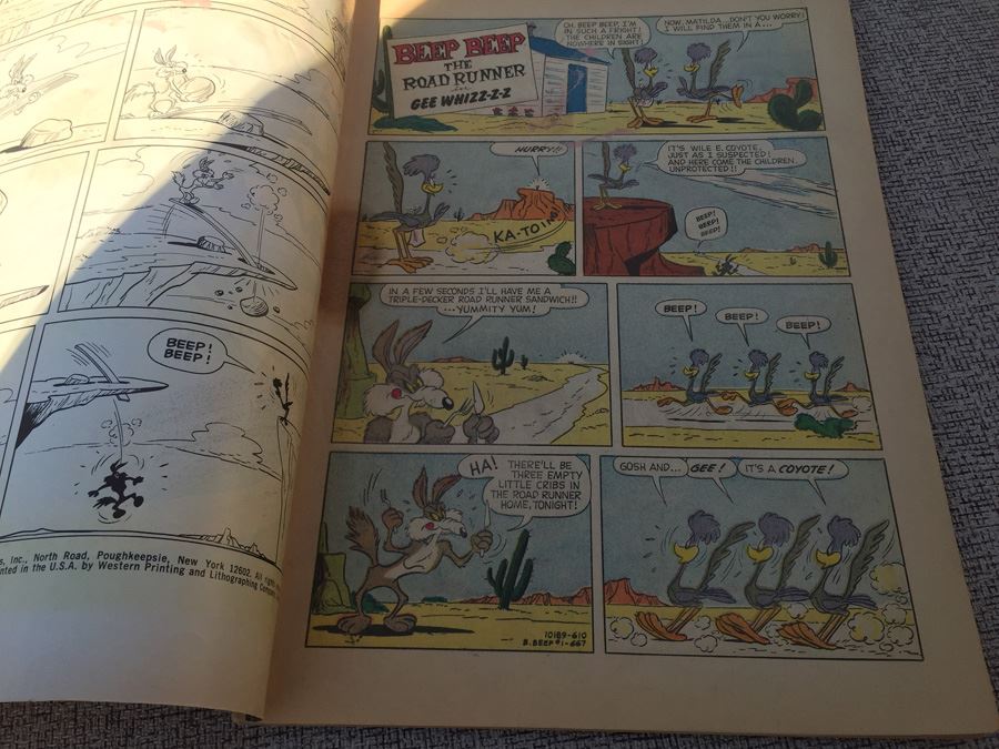 Road Runner, Woody Woodpecker & Chip 'n' Dale Comic Books [Photo 5]