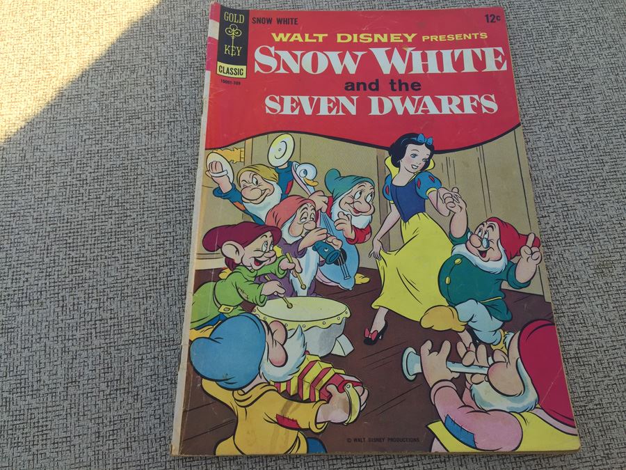 Gold Key Walt Disney Snow White & The Seven Dwarfs Comic Book