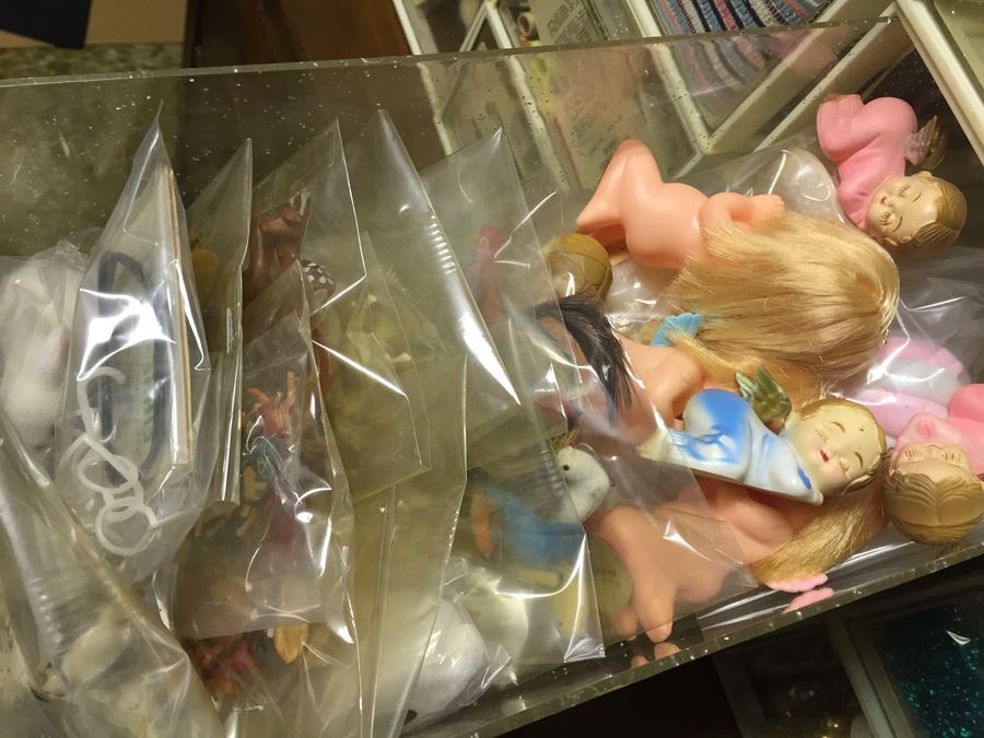 Huge Arts & Craft Supply Lot With Retro Sixties Storage Containers [Photo 14]