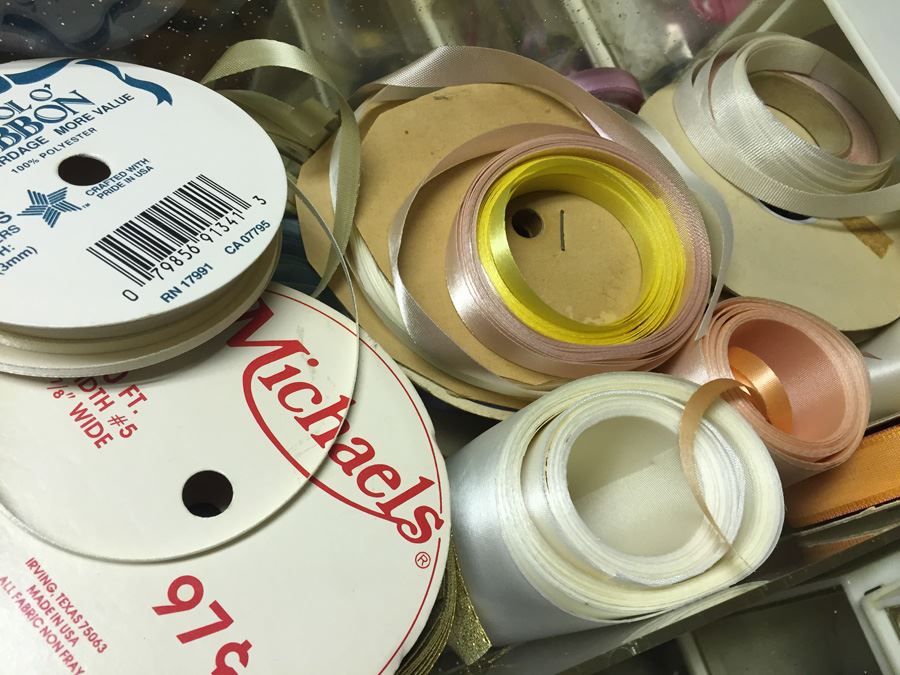 Huge Arts & Craft Supply Lot With Retro Sixties Storage Containers [Photo 17]