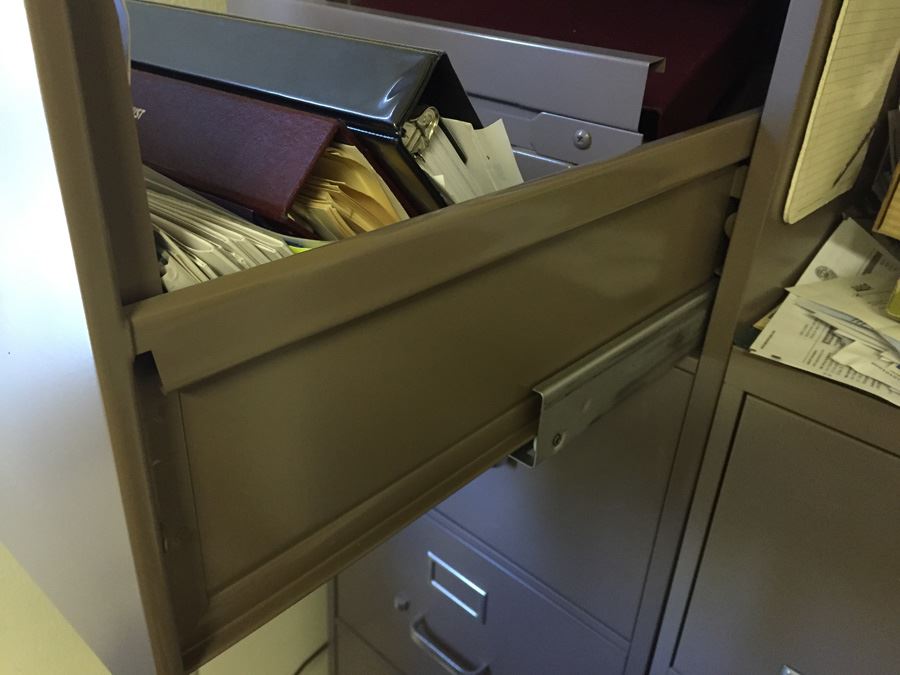 HON Metal 4-Drawer Filing Cabinet [Photo 3]