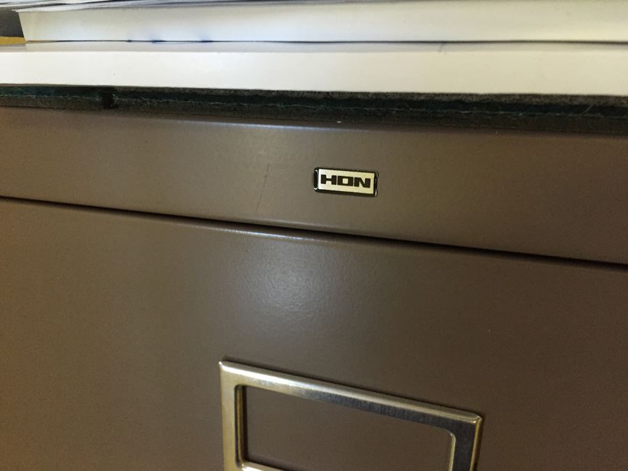 HON Metal 4-Drawer Filing Cabinet [Photo 2]