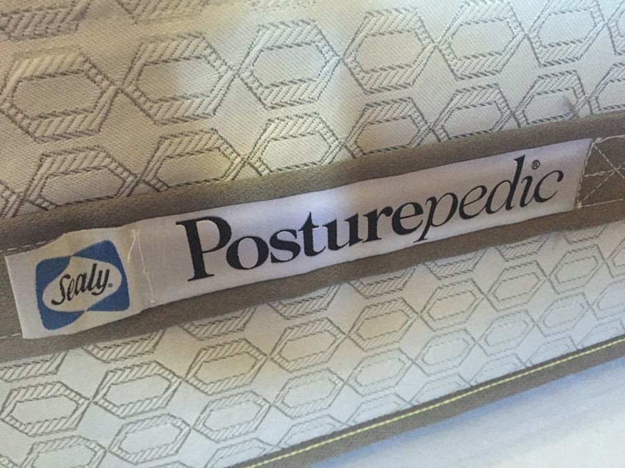 Posturepedic Eastway Plush Mattress In Excellent Condition Retails $700 [Photo 7]