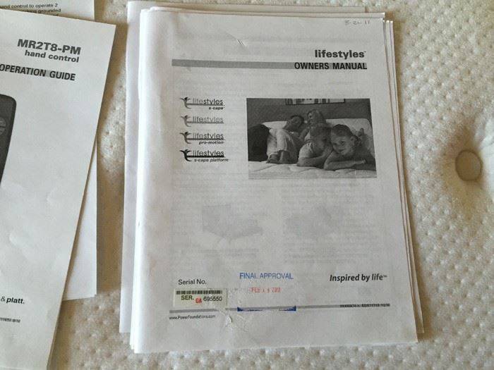 Lifestyles S-Cape Platform Adjustable Bed With Massage Controls And Remote Retails $1,300 [Photo 12]