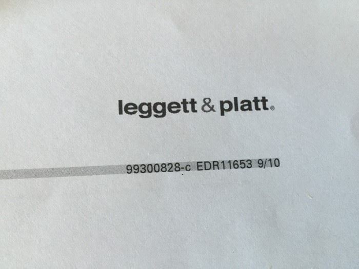 Lifestyles S-Cape Platform Adjustable Bed With Massage Controls And Remote Retails $1,300 [Photo 10]