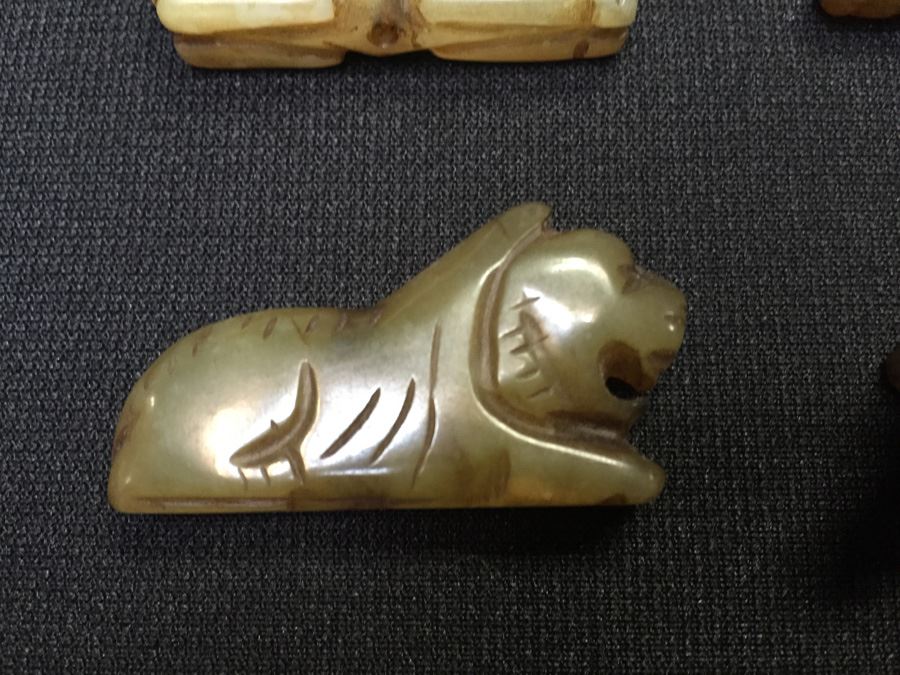Carved Jade Figures [Photo 2]