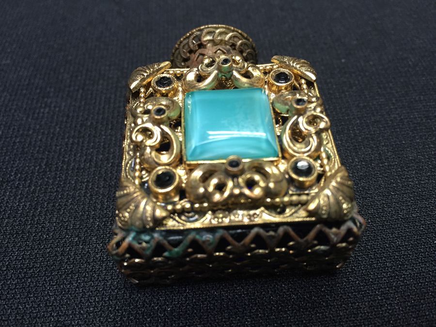 Ornate Perfume Bottle [Photo 1]