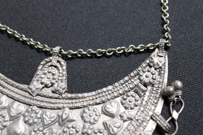 Necklace [Photo 5]