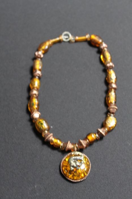 Necklace [Photo 1]