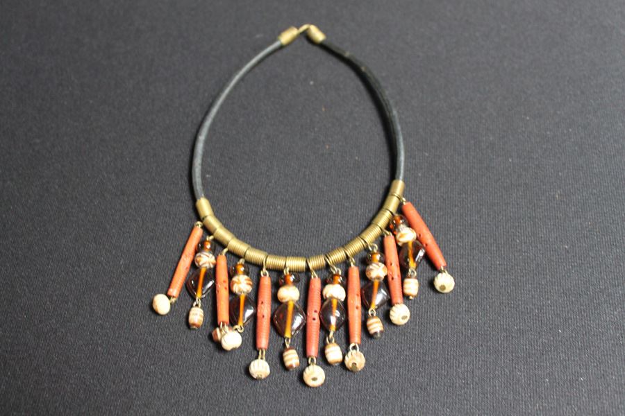 Necklace [Photo 1]