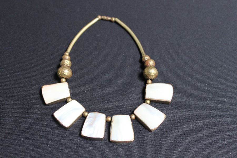 Necklace [Photo 1]