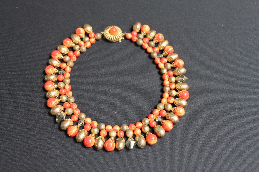Necklace [Photo 1]