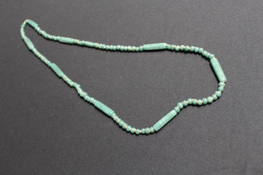Necklace [Photo 1]