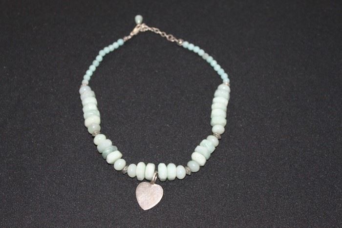 Necklace [Photo 1]