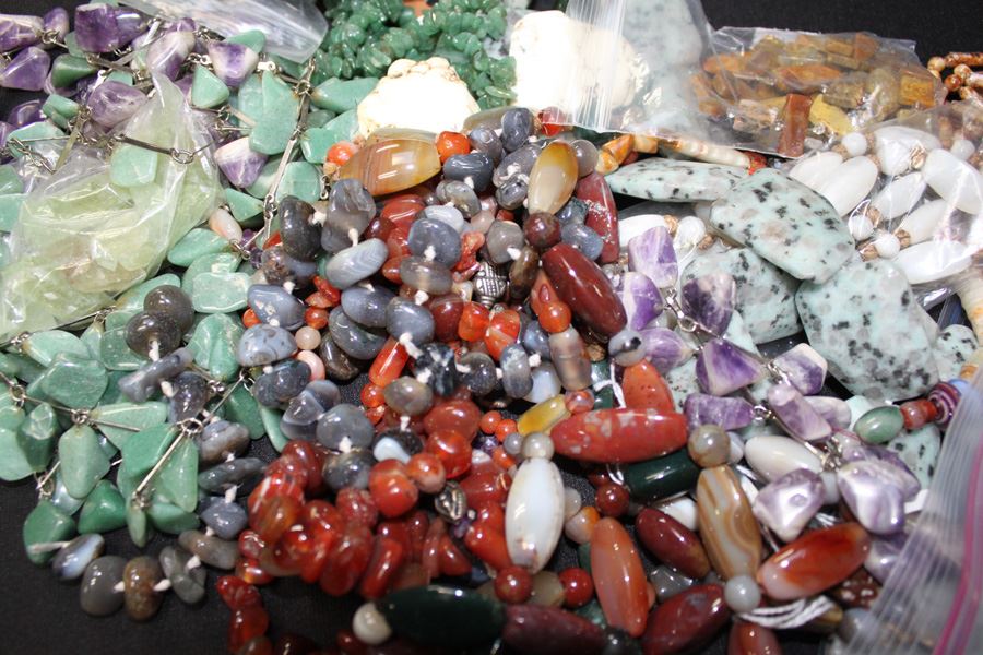 HUGE Polished Natural Stone Necklace And Bracelet Lot [Photo 3]