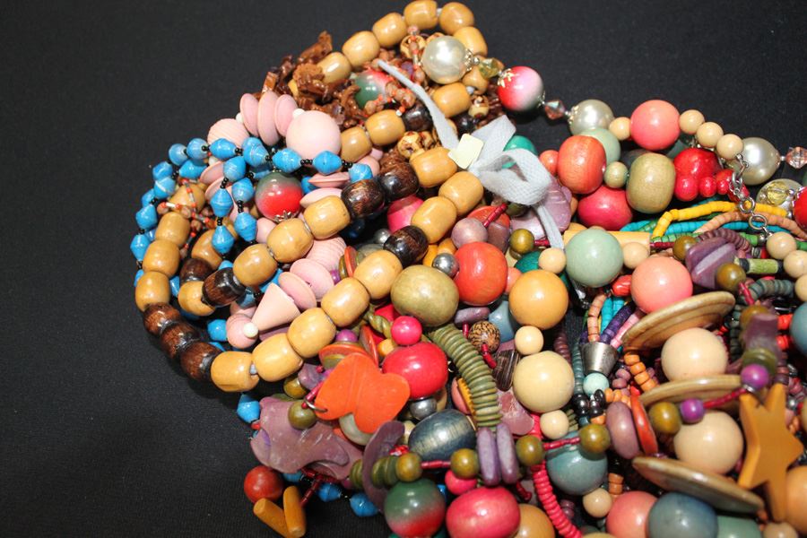 HUGE Wooden Beads Necklace And Bracelet Lot [Photo 4]
