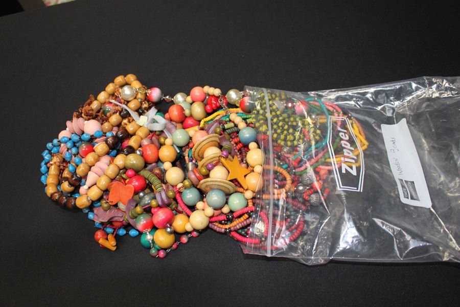 HUGE Wooden Beads Necklace And Bracelet Lot [Photo 2]