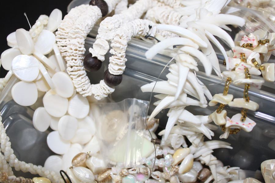 HUGE Lot Of Shell Jewelry [Photo 6]