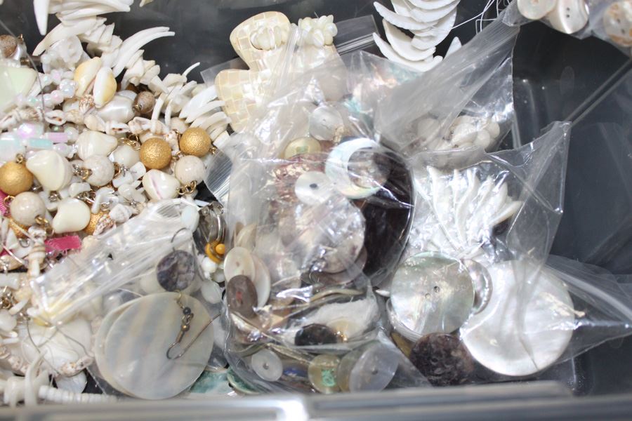 HUGE Lot Of Shell Jewelry [Photo 8]