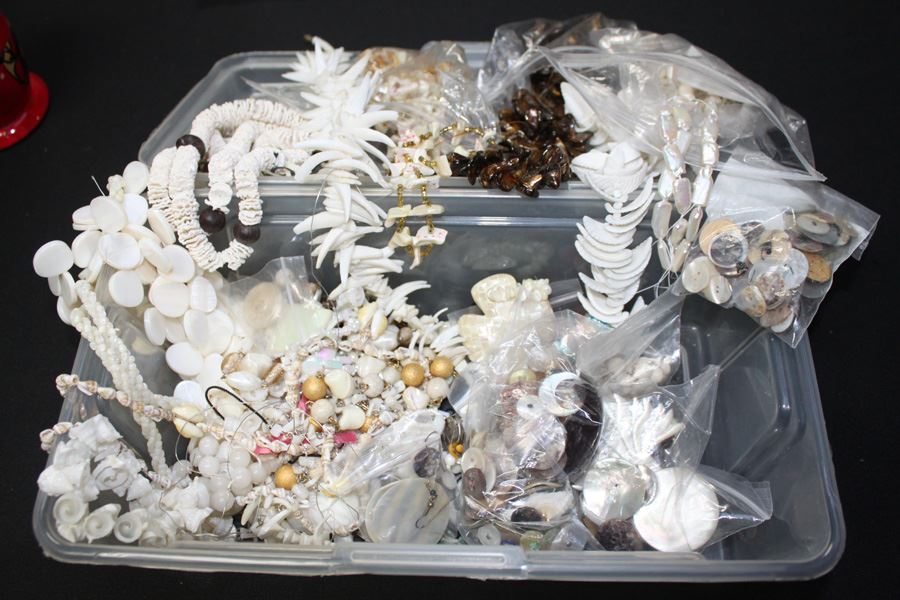 HUGE Lot Of Shell Jewelry [Photo 5]