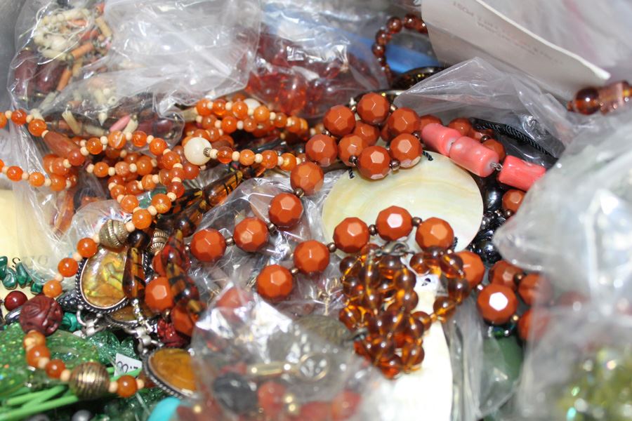 MEGA Lot Of Mainly Costume Jewelry And Jewelry Pieces [Photo 7]