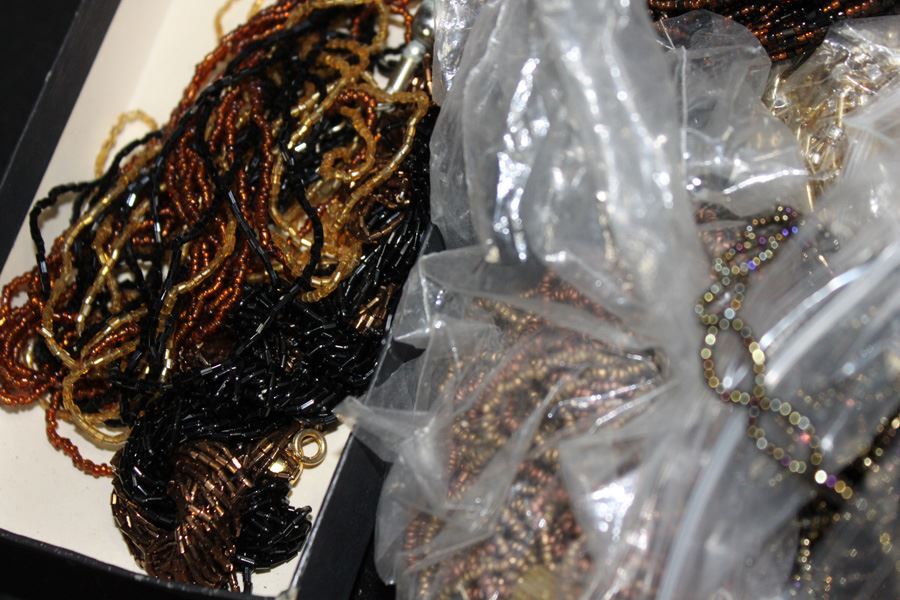 HUGE Seed Beads Necklace And Bracelet Lot [Photo 6]
