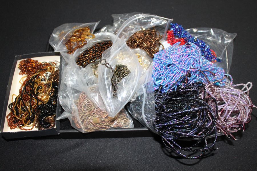HUGE Seed Beads Necklace And Bracelet Lot [Photo 4]