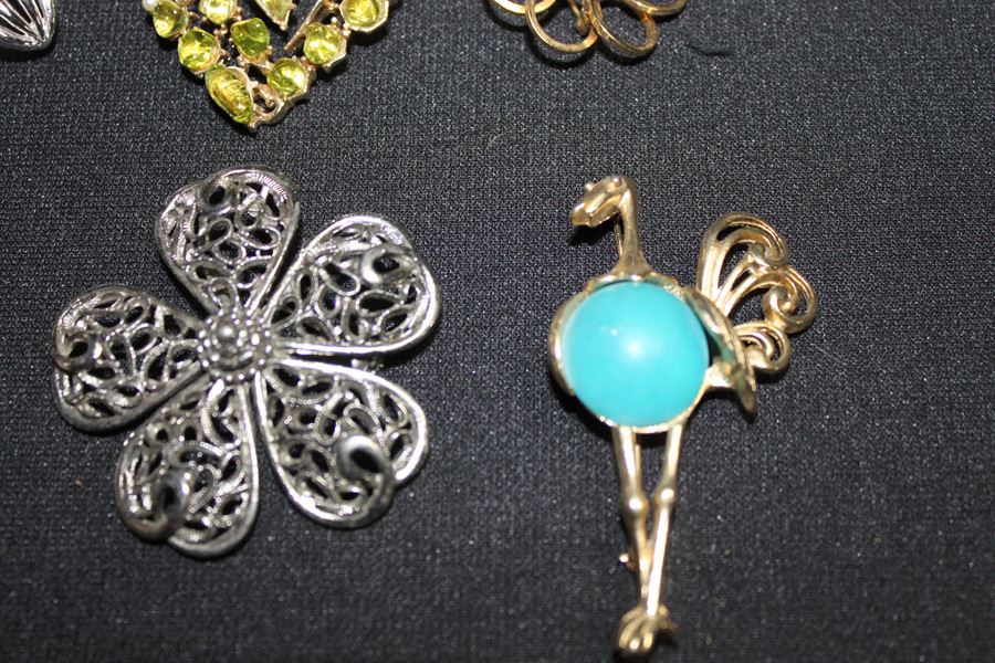Brooch Lot [Photo 2]