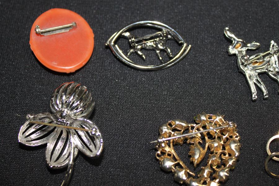 Brooch Lot [Photo 7]