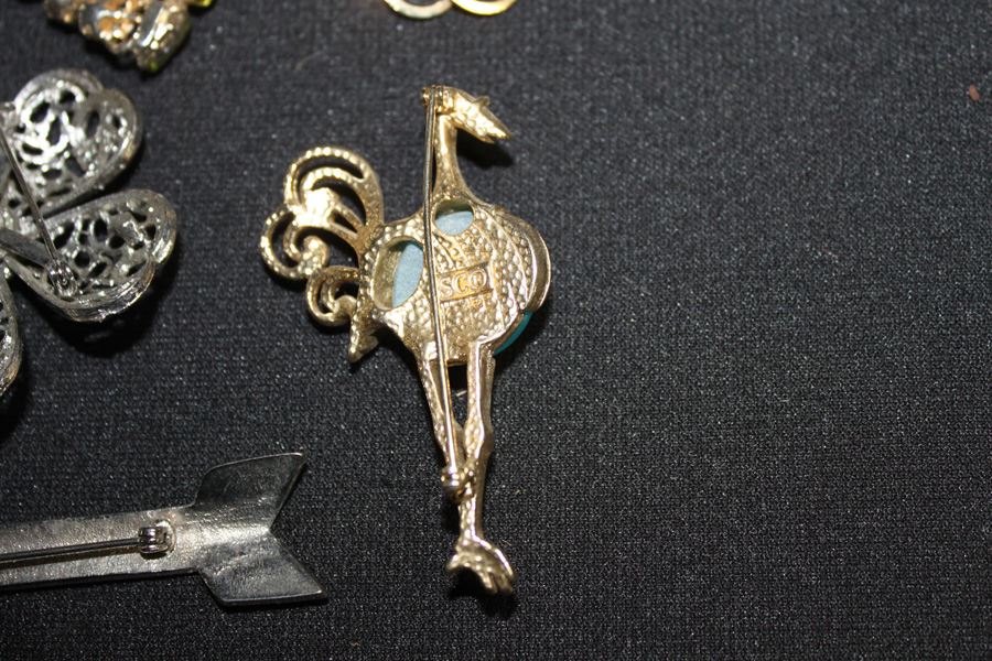 Brooch Lot [Photo 5]