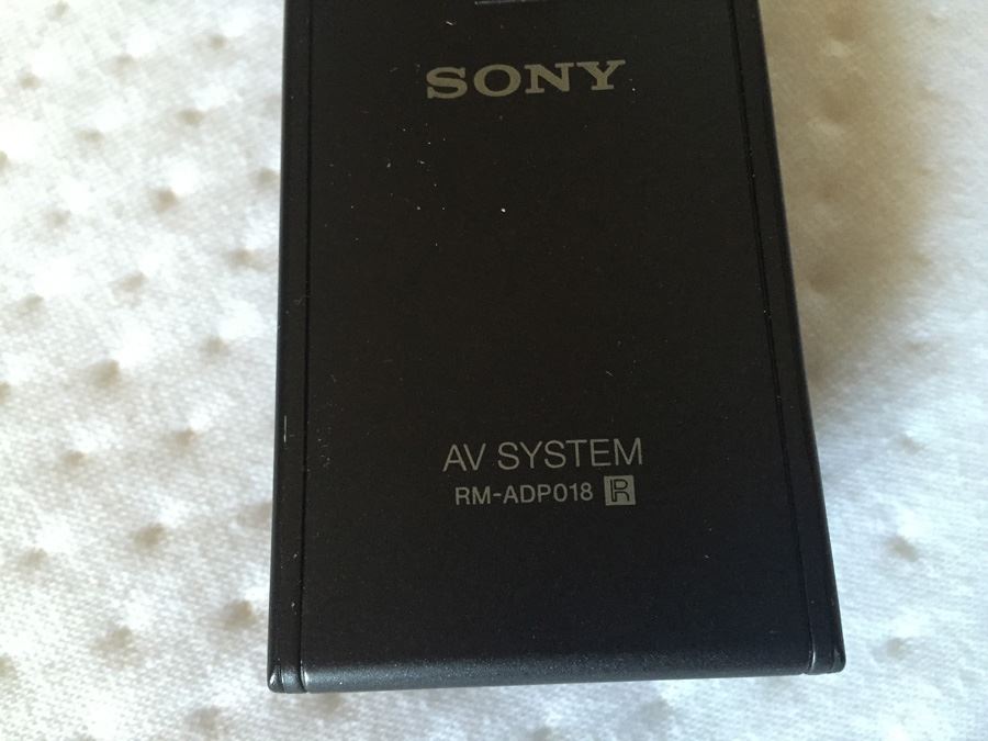 Sony DAV-IS10 5.1-Channel Micro Satellite Home Theater System [Photo 5]