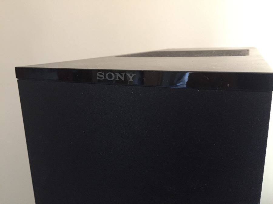 Sony DAV-IS10 5.1-Channel Micro Satellite Home Theater System [Photo 6]