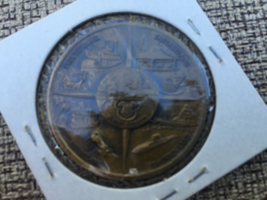 Disney Collectible Lot [Photo 18]