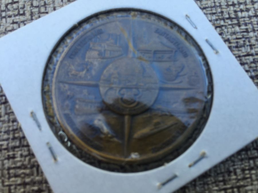 Disney Collectible Lot [Photo 17]