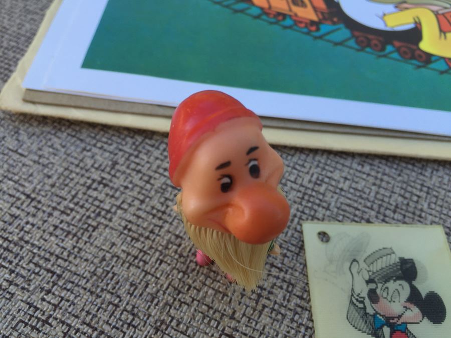 Disney Collectible Lot [Photo 7]