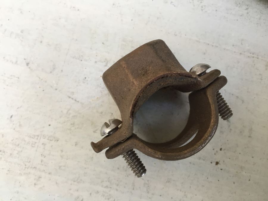 (2) Champion Manual Straight Valves And Bag Of Brass Plumbing Items [Photo 10]