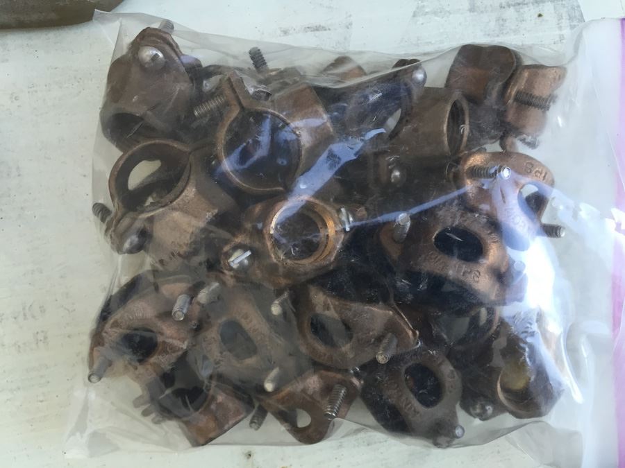 (2) Champion Manual Straight Valves And Bag Of Brass Plumbing Items [Photo 11]