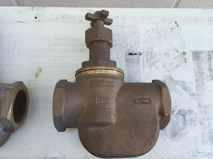 (2) Champion Manual Straight Valves And Bag Of Brass Plumbing Items [Photo 2]
