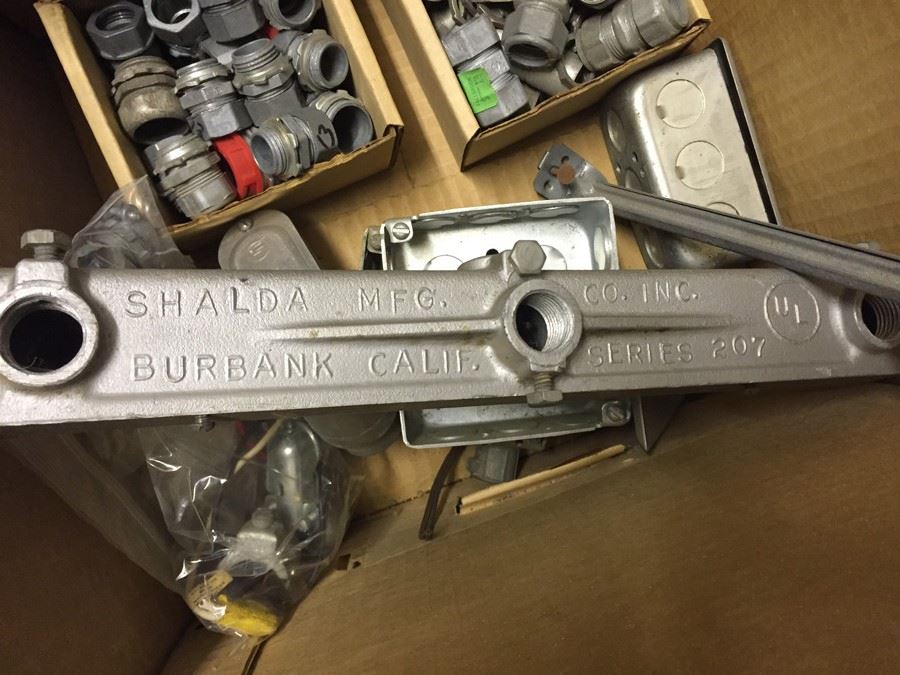 Electrical Equipment Lot [Photo 9]