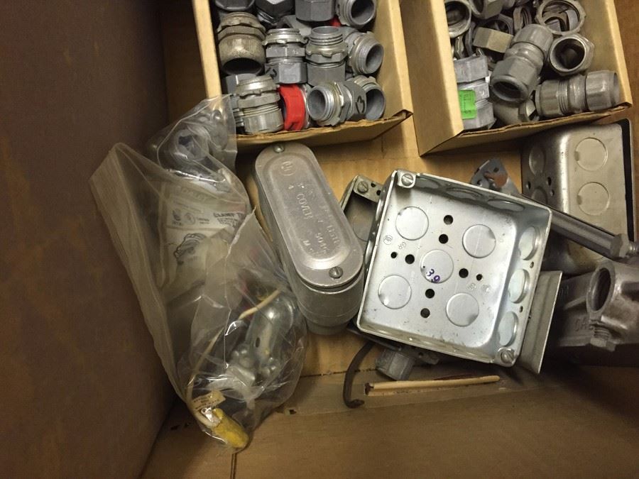 Electrical Equipment Lot [Photo 7]