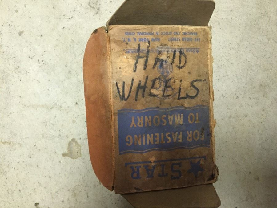 Vintage Red White & Blue Plumbing Hand Wheels [Photo 4]