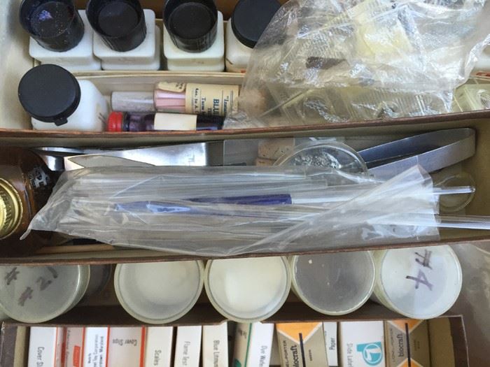 Junior Scientist Lot Includes Slides, Lionel-Porter Shrimp Hatchery And Other Science Items [Photo 14]