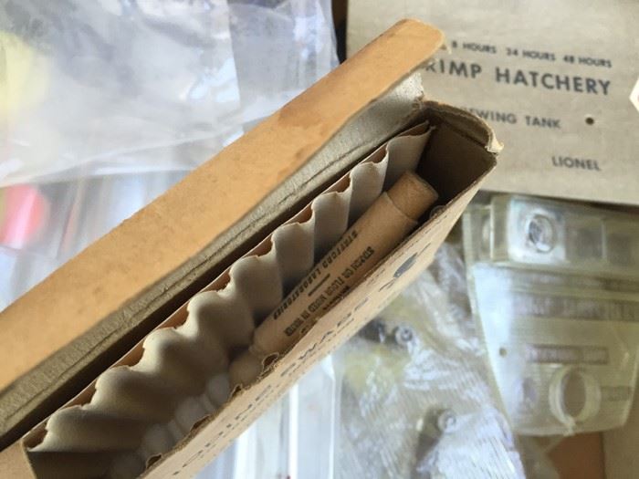 Junior Scientist Lot Includes Slides, Lionel-Porter Shrimp Hatchery And Other Science Items [Photo 5]